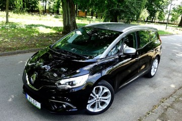 . . Auto 7 osobowe . . Nawigacja . . Klimatronik . . 2 x PDC . . Ledy
