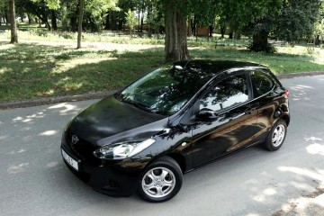 .. Klimatyzacja .. 2 komplety kół .. Kontrola trakcji ..