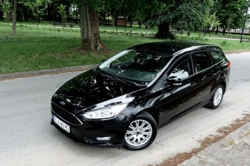 . . Klimatronik Dwustrefowy . . Tempomat . . Aluminiowe Felgi . .
