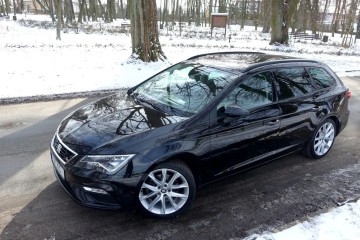 .. Panorama dach .. Klimatronik .. Tempomat Aktywny .. Full Led .. PDC