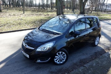 .. Serwisowany .. Bezwypadkowy .. Grzana Kierownica i Fotele ..