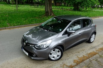 .  Auto serwisowane .. Nawigacja .. Klimatronik .. Czujniki parkowania