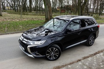 .. Kamera .. Ledy .. Nawigacja .. 2 x Koła .. 2 x PDC .. Klimatronik .