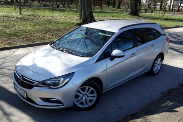 . . Navi . . 2 x PDC . . Automat . . Klimatronik . . Grzana Kierownica